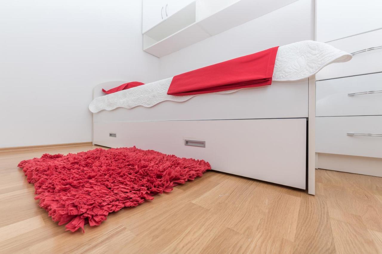 Long Apartment Makarska Exterior foto